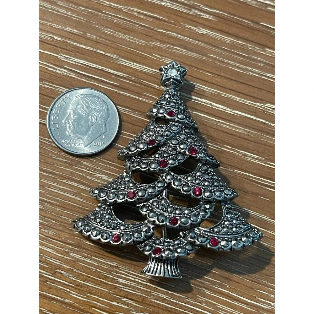 Avon deck halls
